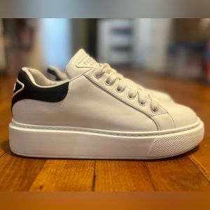 Leather black and white sneakers